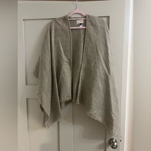 NWOT Universal Threads Tan Ruana One Size